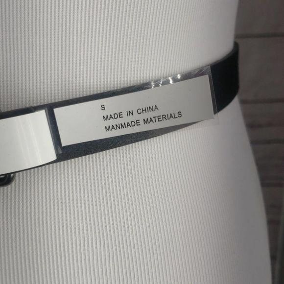 New Directions Embossed Black‎ Floral motif Cut Women’s Buckled Belt - Picture 10 of 16